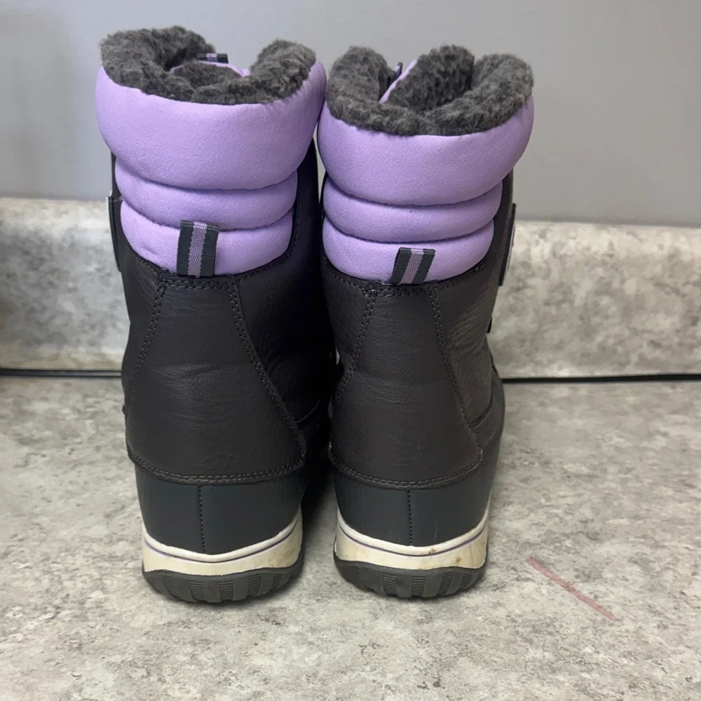 totes Kids Snow Boots in Black and Purple
